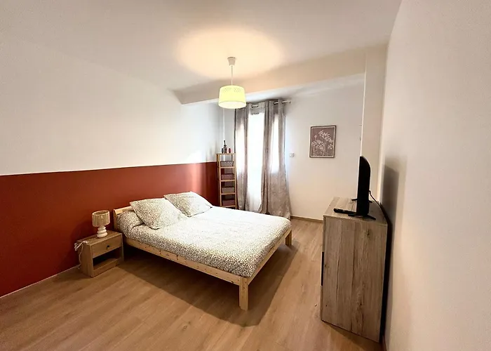 L'escapade Des Dômes - Proche De La Gare - Garage - Jaccuzi *